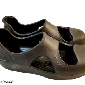 Crocs Unisex Black sandal flats sz 8